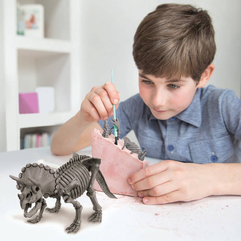KidzLabs /Dig A Dinosaur Skeleton/Triceratops