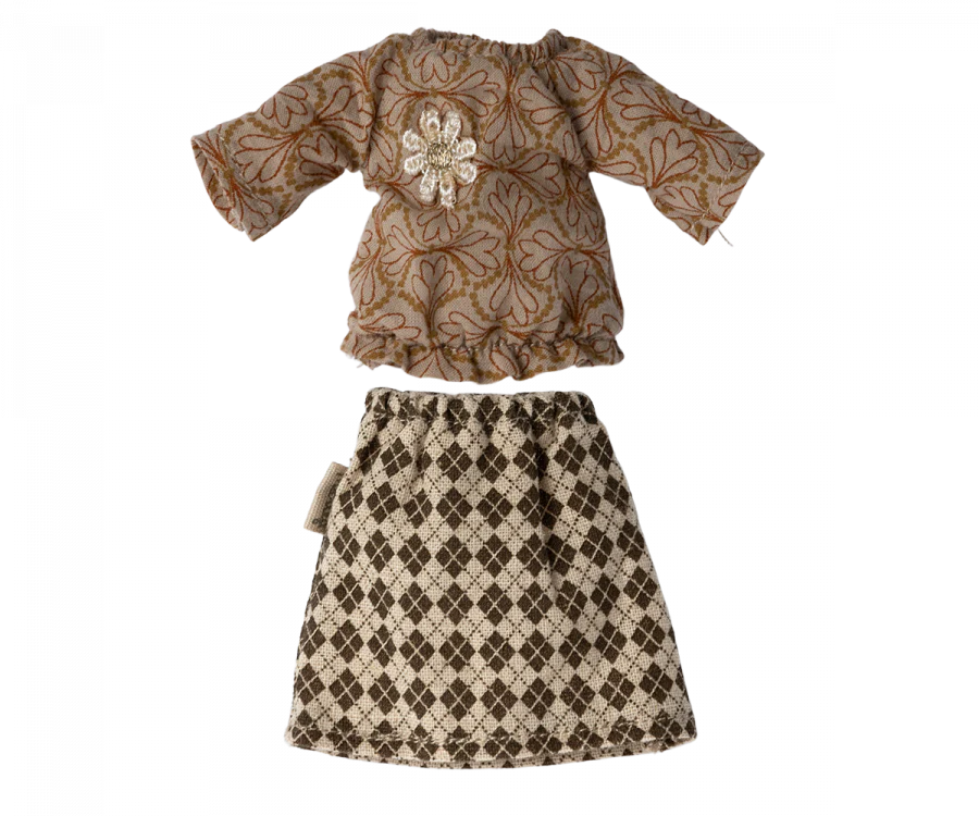Blouse and Skirt, Grandma Mouse