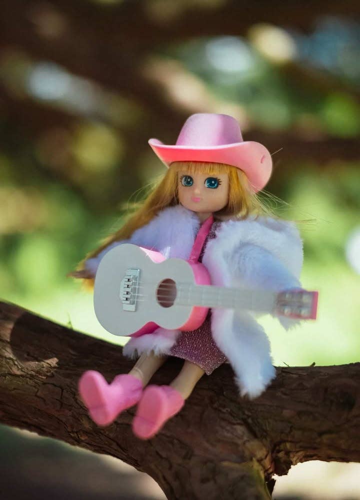 Country Girl – Kids Fashion Doll (Ages 4–9)