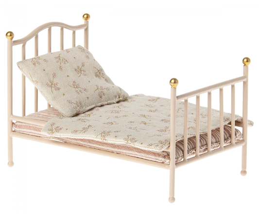 Vintage bed, Mouse-Rose