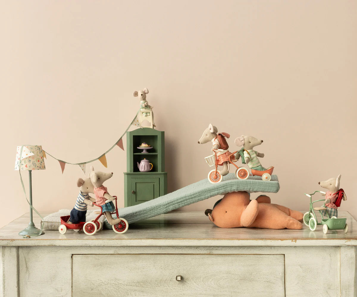 Tricycle Mouse, Big Sister- Red