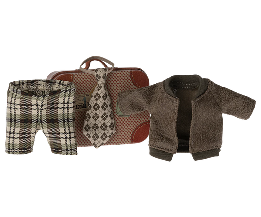 Jacket, Pants and Tie in suitcase for Grandpa Mouse