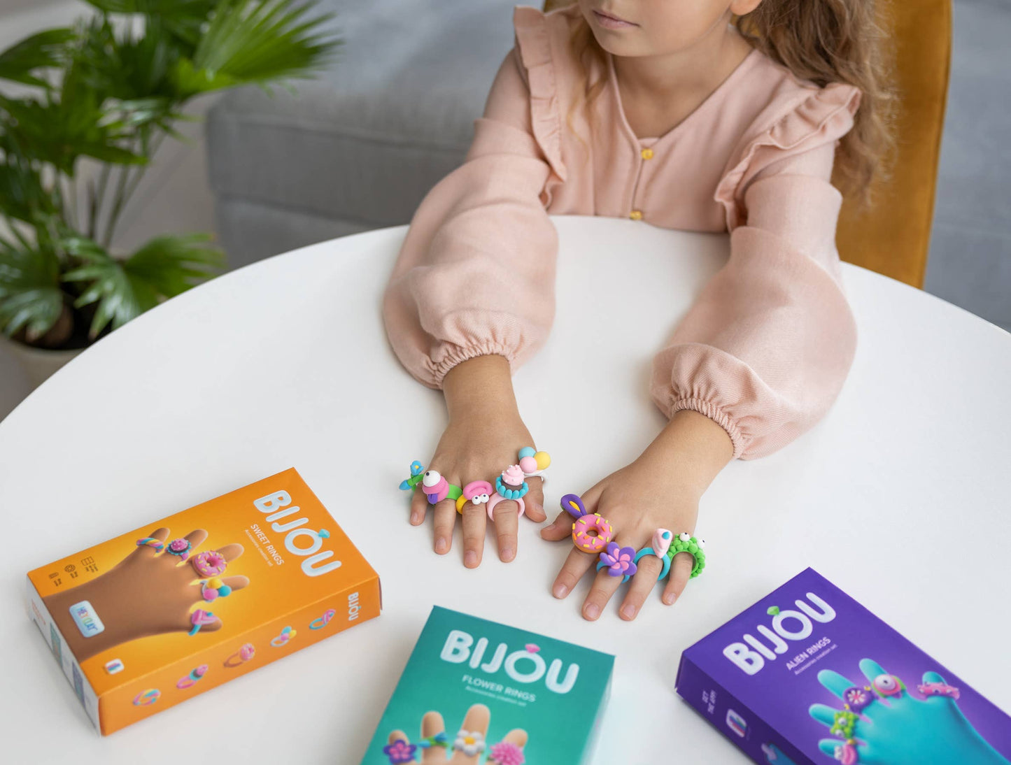 Hey Clay Bijou Flower Rings