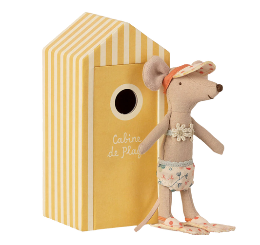 Beach mice, Big sister in cabin de plage