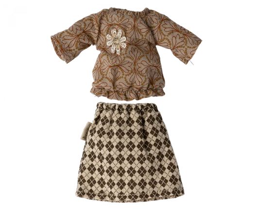 Blouse and Skirt, Grandma Mouse