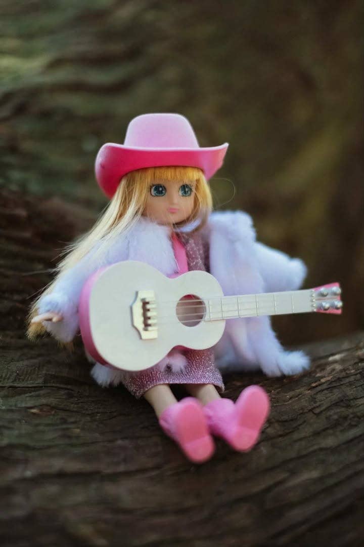 Country Girl – Kids Fashion Doll (Ages 4–9)