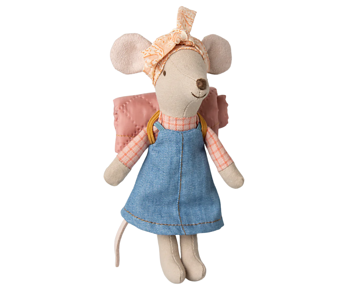 Hiker mouse, Big sister - 2025