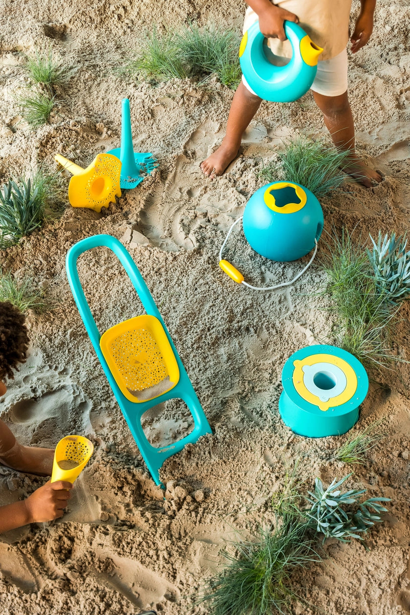 Quut Cana Large - Lagoon - Playful Watering Can. Beach and Sand Toy