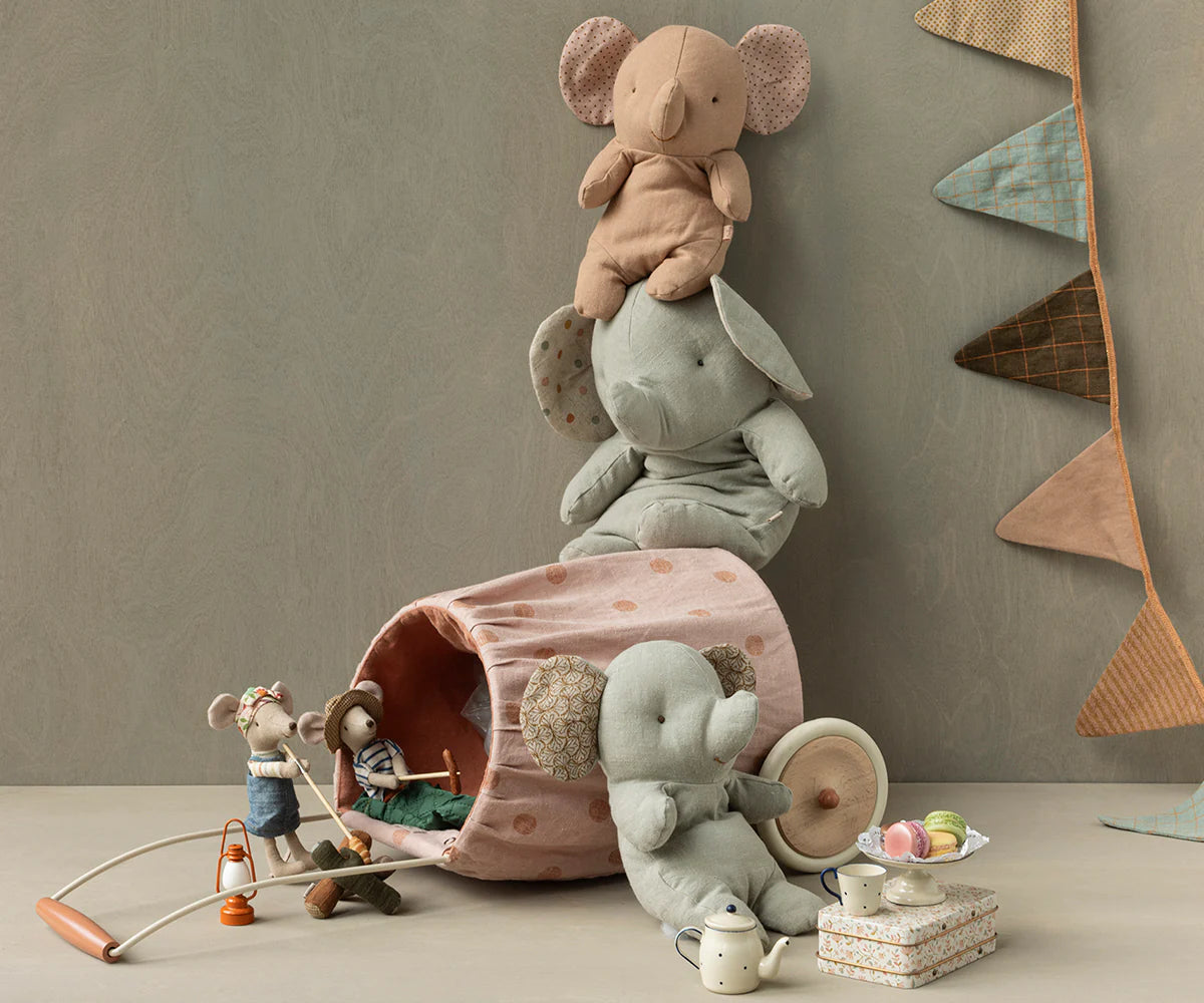 Safari Friends - Medium Elephant - Grey