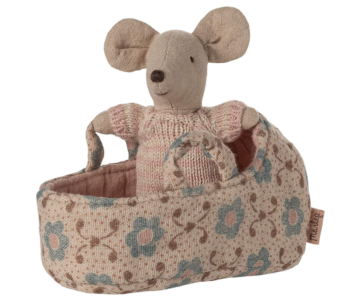 Baby mouse in carry cot - Rose